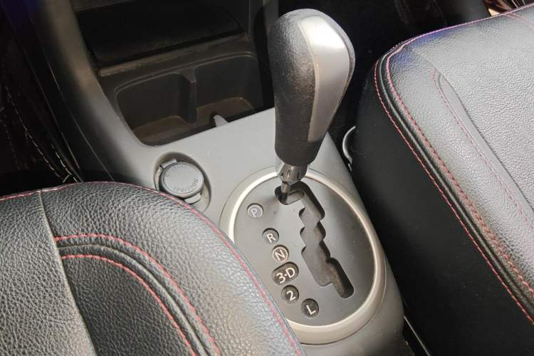Used Suzuki Swift 2013 1.5L Automatic 20th Anniversary Limited Edition Gear Lever