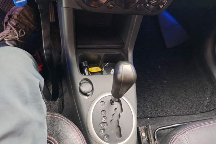 Used Suzuki Swift 2013 1.5L Automatic 20th Anniversary Limited Edition Gear Lever