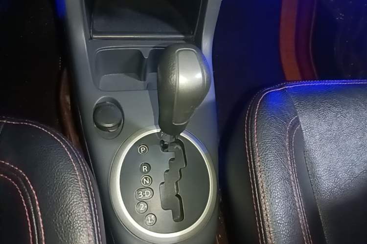 Used Suzuki Swift 2013 1.5L Automatic 20th Anniversary Limited Edition Gear Lever