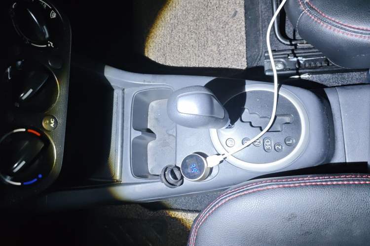 Used Suzuki Swift 2013 1.5L Automatic Standard Edition Gear Lever