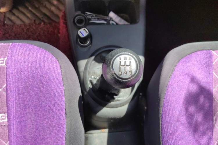 Used Suzuki Swift 2013 1.3L Manual Value Edition Gear Lever
