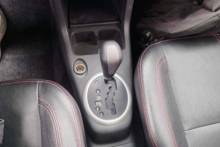 Used Suzuki Swift 2013 1.5L Automatic 20th Anniversary Limited Edition Gear Lever