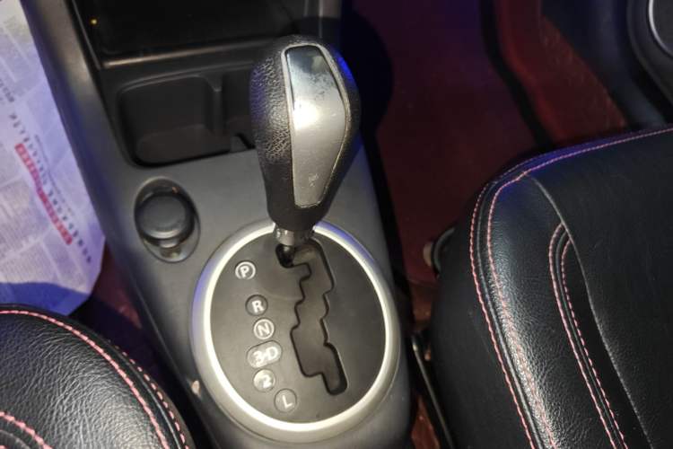 Used Suzuki Swift 2013 1.5L Automatic 20th Anniversary Limited Edition Gear Lever