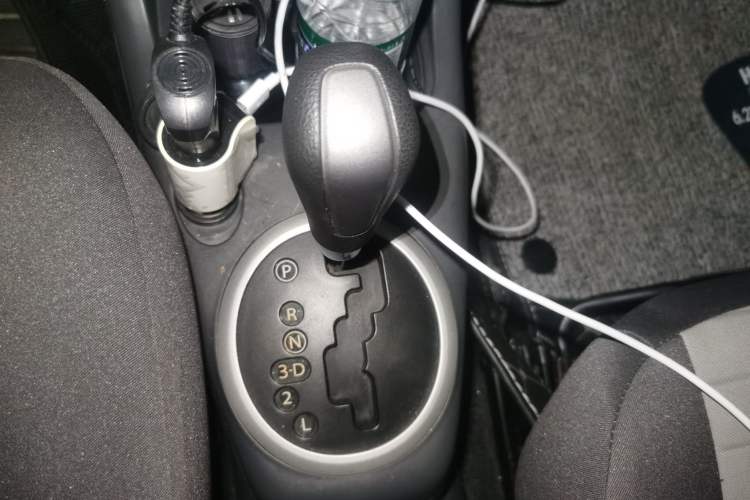 Used Suzuki Swift 2013 1.5L Automatic Standard Edition Gear Lever