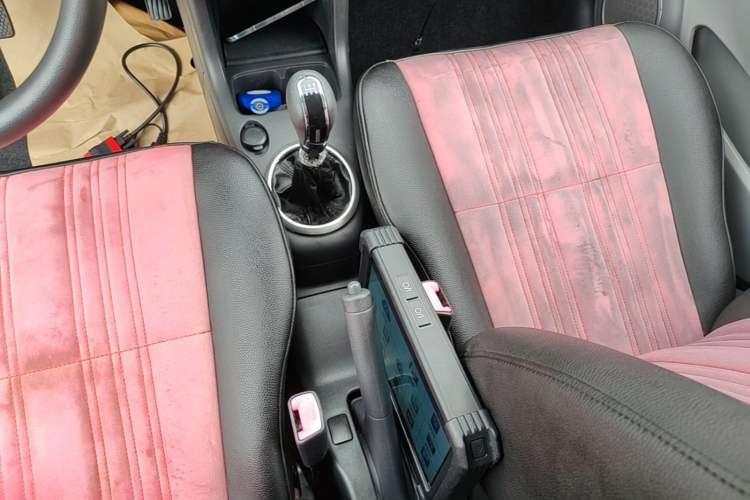 Used Suzuki Swift 2013 1.3L Manual Value Edition Gear Lever