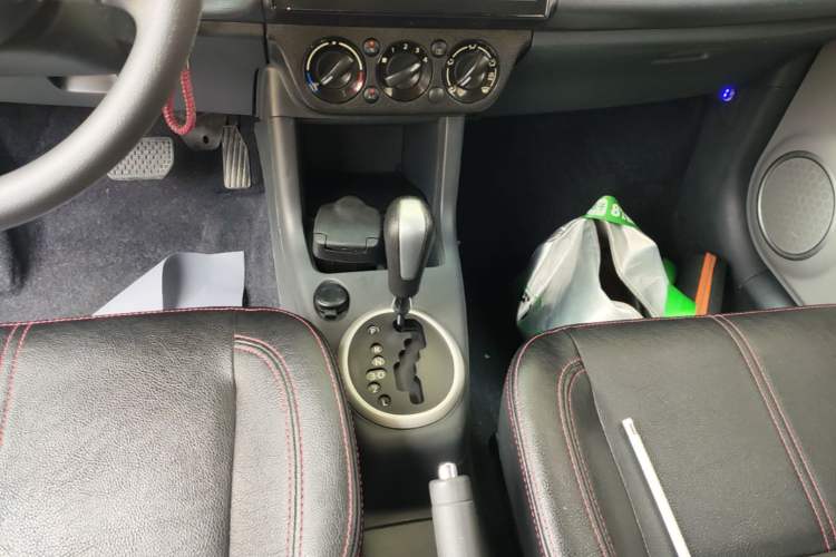 Used Suzuki Swift 2013 1.5L Automatic 20th Anniversary Limited Edition Gear Lever