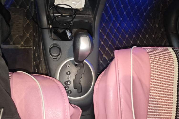 Used Suzuki Swift 2013 1.5L Automatic 20th Anniversary Limited Edition Gear Lever