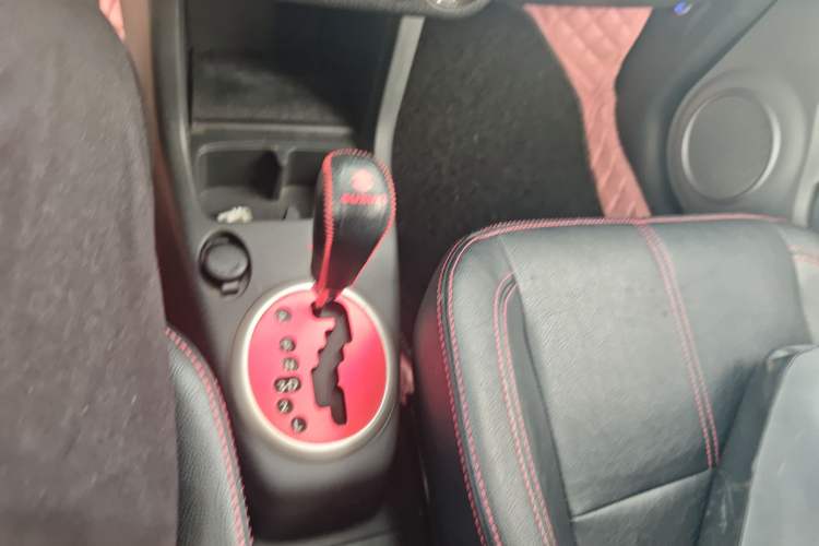 Used Suzuki Swift 2013 1.5L Automatic 20th Anniversary Limited Edition Gear Lever