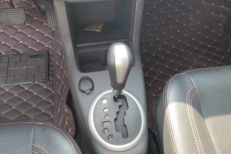Used Suzuki Swift 2013 1.5L Automatic 20th Anniversary Limited Edition Gear Lever