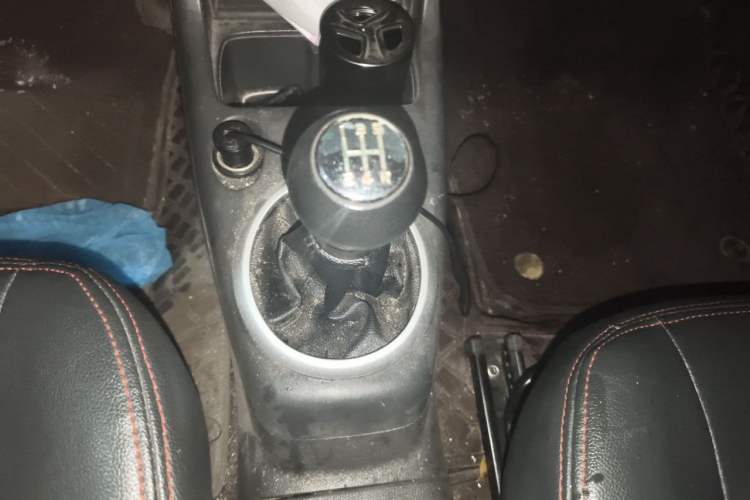 Used Suzuki Swift 2013 1.3L Manual Value Edition Gear Lever