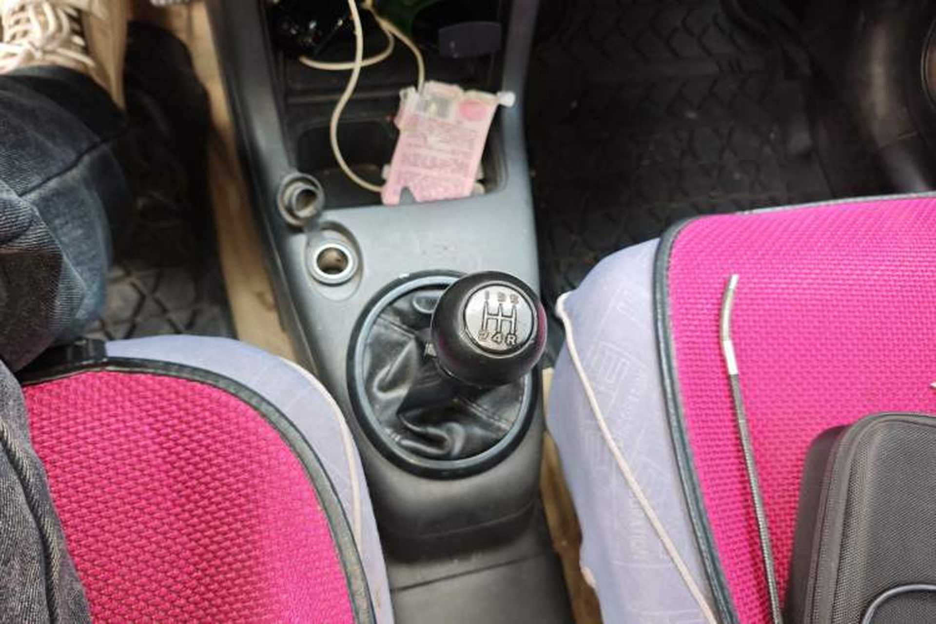 Used Suzuki Swift 2013 1.3L Manual Value Edition Gear Lever