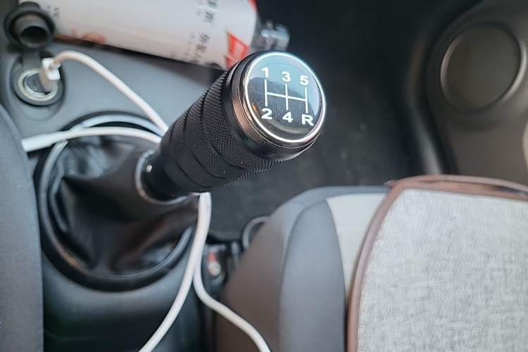 Used Suzuki Swift 2013 1.3L Manual Value Edition Gear Lever