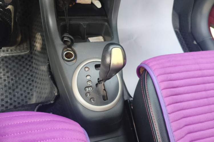 Used Suzuki Swift 2013 1.5L Automatic 20th Anniversary Limited Edition Gear Lever