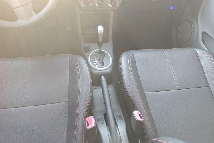 Used Suzuki Swift 2013 1.5L Automatic 20th Anniversary Limited Edition Gear Lever