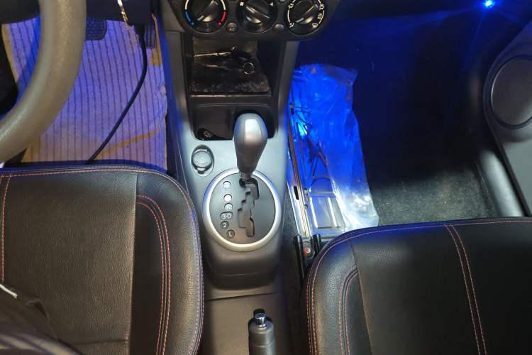 Used Suzuki Swift 2013 1.5L Automatic 20th Anniversary Limited Edition Gear Lever