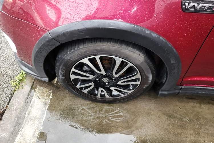 Used Suzuki Swift 2013 1.5L Manual 20th Anniversary Limited Edition Left Front Wheel Hub