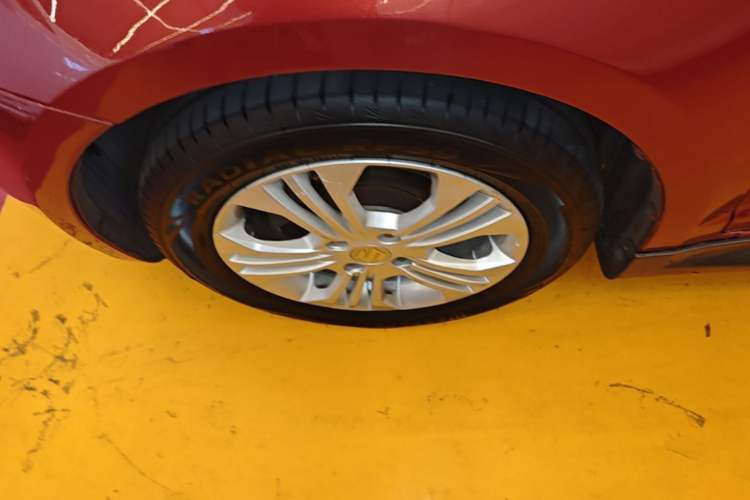 Used Suzuki Swift 2013 1.5L Automatic Standard Edition Left Front Wheel Hub