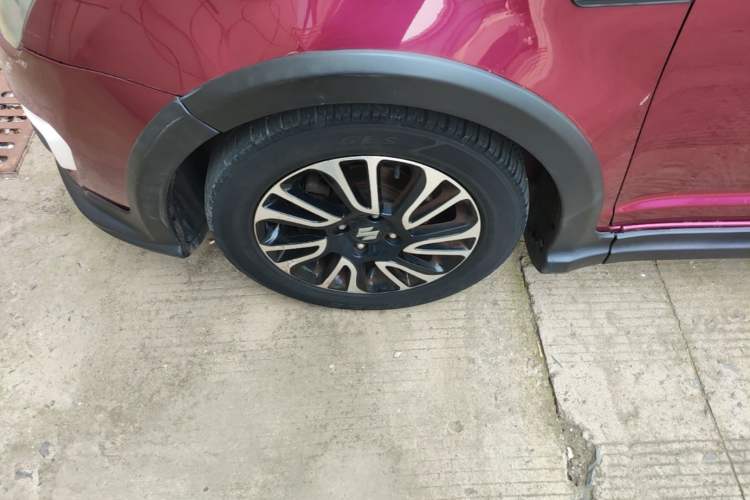 Used Suzuki Swift 2013 1.5L Automatic 20th Anniversary Limited Edition Left Front Wheel Hub