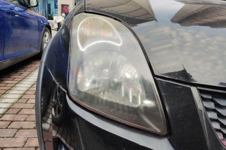 Used Suzuki Swift 2013 1.5L Automatic 20th Anniversary Limited Edition Right Front Headlight