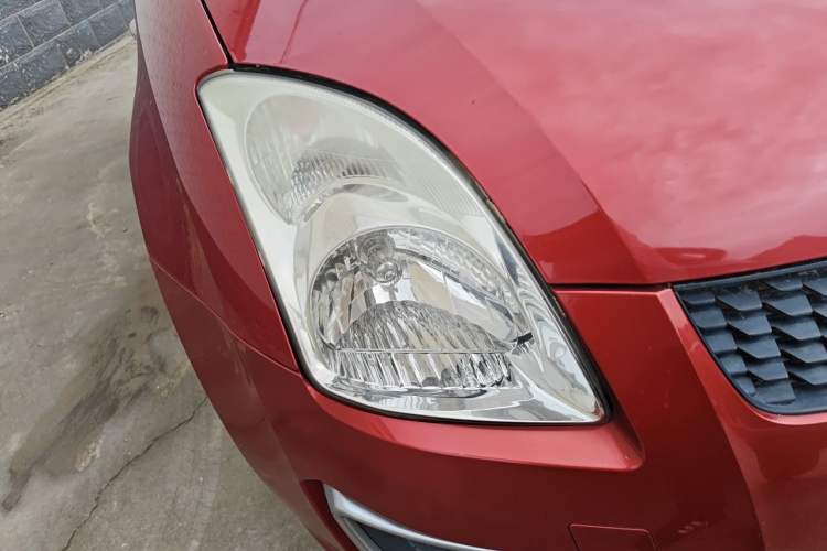 Used Suzuki Swift 2013 1.3L Manual Value Edition Right Front Headlight