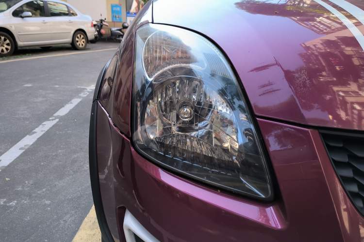 Used Suzuki Swift 2013 1.5L Automatic 20th Anniversary Limited Edition Right Front Headlight