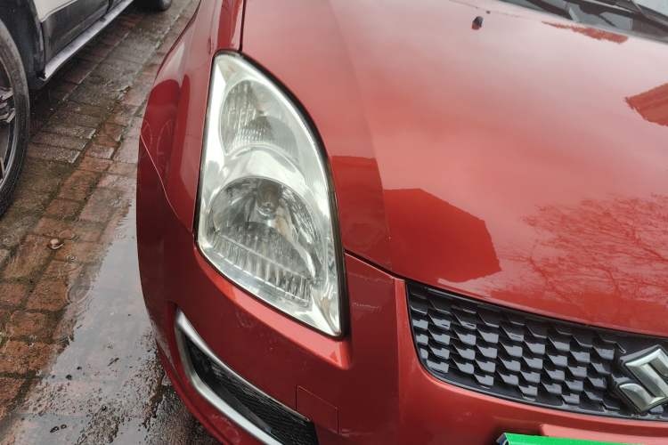 Used Suzuki Swift 2013 1.3L Manual Value Edition Right Front Headlight