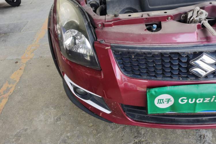 Used Suzuki Swift 2013 1.5L Automatic Standard Edition Right Front Headlight