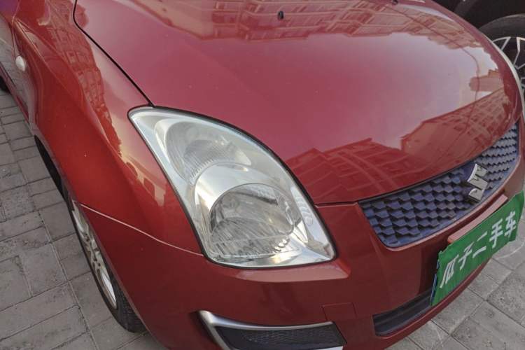 Used Suzuki Swift 2013 1.3L Manual Value Edition Right Front Headlight