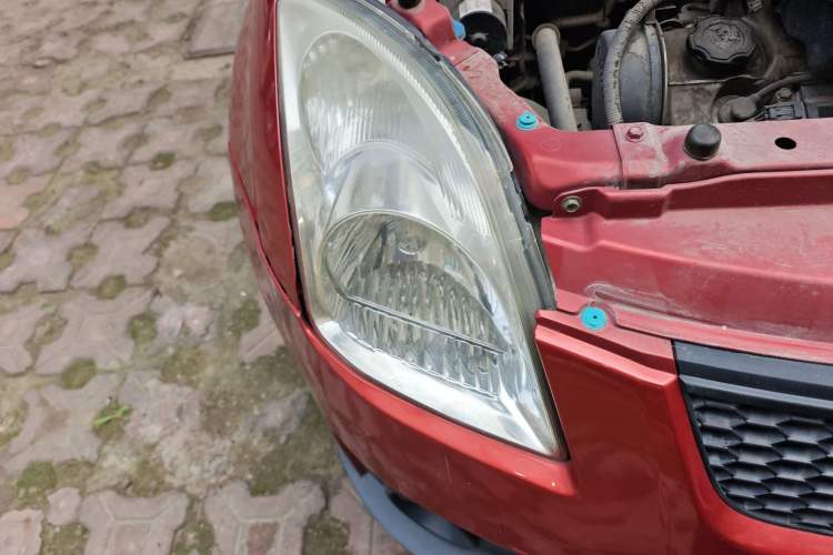Used Suzuki Swift 2013 1.3L Manual Value Edition Right Front Headlight