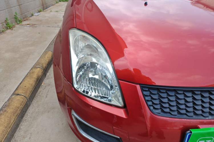 Used Suzuki Swift 2013 1.3L Manual Value Edition Right Front Headlight