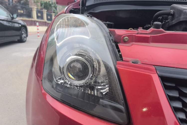 Used Suzuki Swift 2013 1.3L Manual Value Edition Right Front Headlight