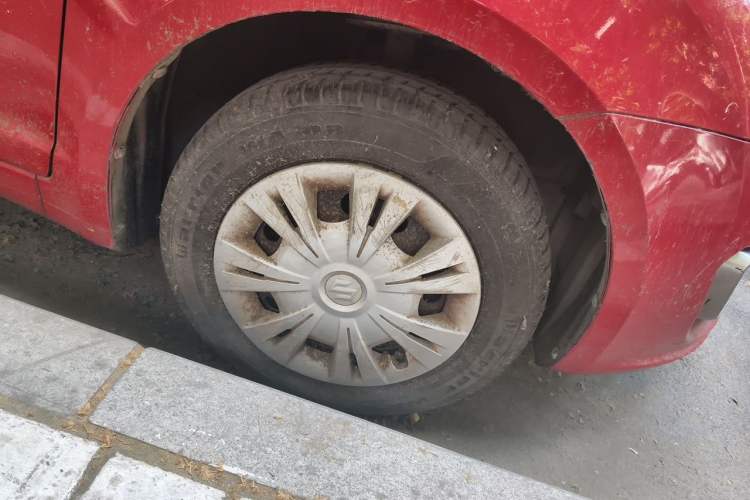 Used Suzuki Swift 2013 1.3L Manual Value Edition Right Front Wheel Hub