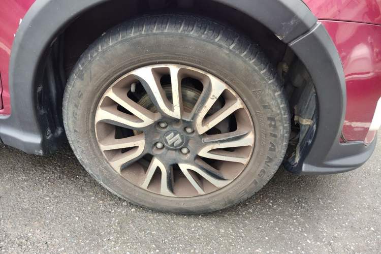 Used Suzuki Swift 2013 1.5L Manual 20th Anniversary Limited Edition Right Front Wheel Hub