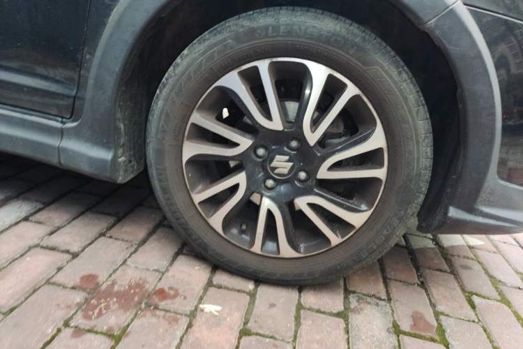 Used Suzuki Swift 2013 1.5L Automatic 20th Anniversary Limited Edition Right Front Wheel Hub