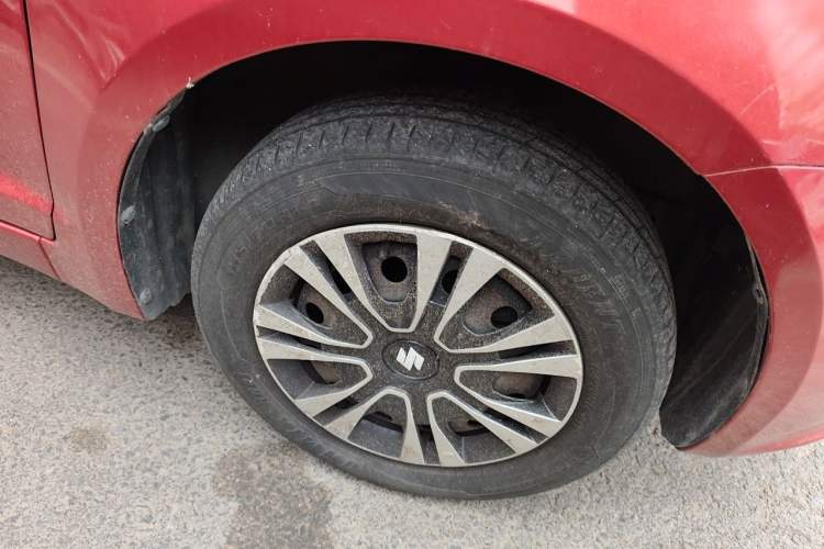 Used Suzuki Swift 2013 1.3L Manual Value Edition Right Front Wheel Hub