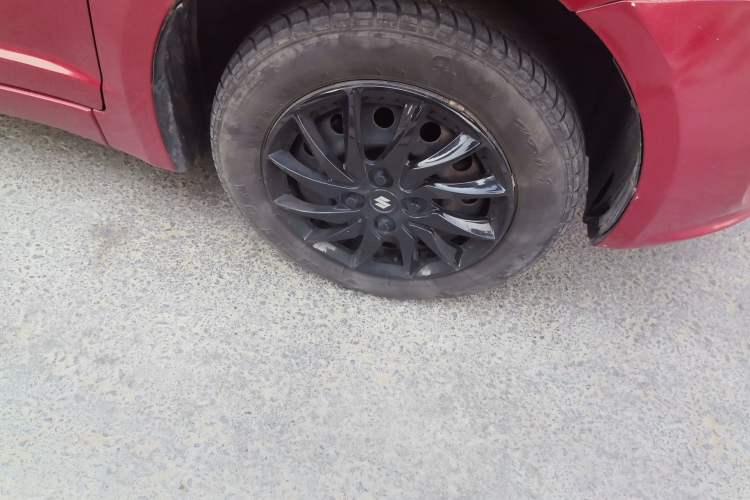 Used Suzuki Swift 2013 1.3L Manual Value Edition Right Front Wheel Hub