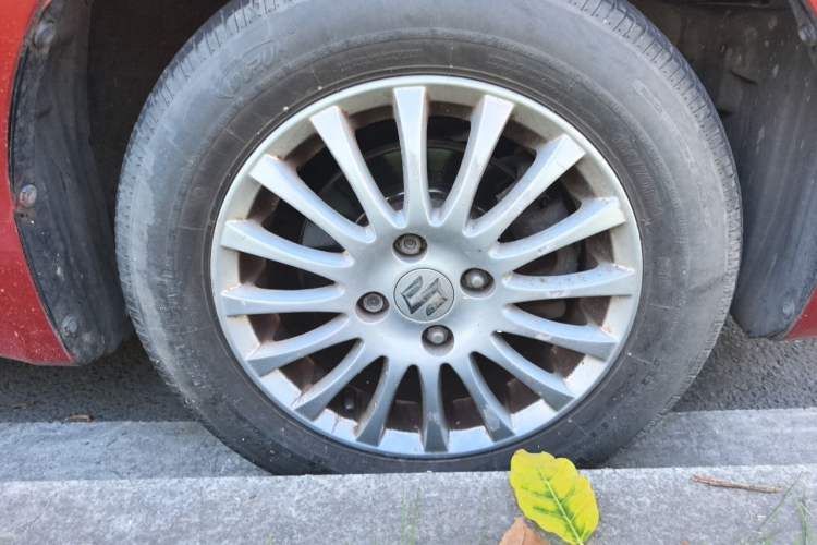 Used Suzuki Swift 2013 1.3L Manual Value Edition Right Front Wheel Hub