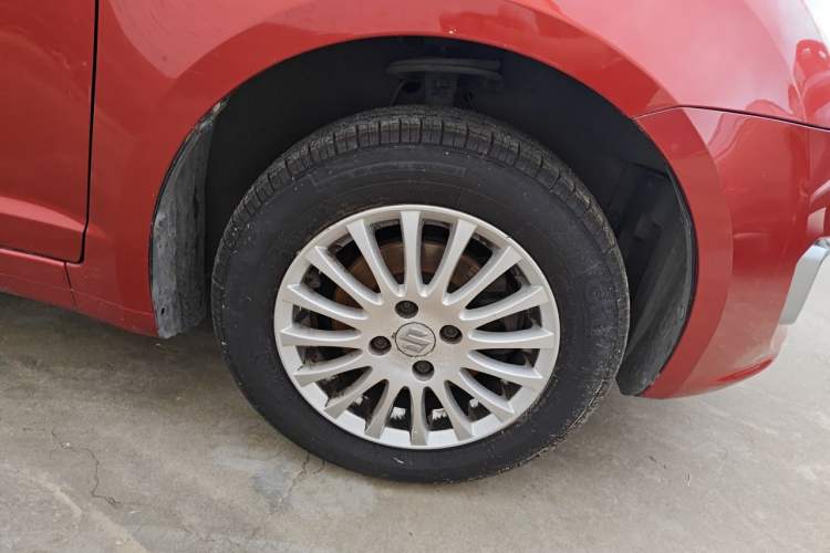 Used Suzuki Swift 2013 1.3L Manual Value Edition Right Front Wheel Hub