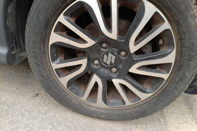 Used Suzuki Swift 2013 1.5L Manual 20th Anniversary Limited Edition Right Front Wheel Hub