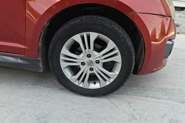 Used Suzuki Swift 2013 1.5L Automatic Standard Edition Right Front Wheel Hub