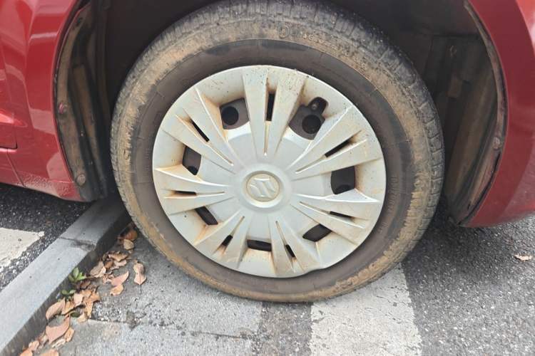 Used Suzuki Swift 2013 1.3L Manual Value Edition Right Front Wheel Hub