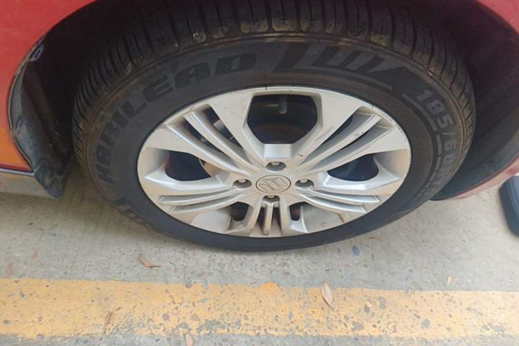 Used Suzuki Swift 2013 1.5L Automatic Standard Edition Right Front Wheel Hub