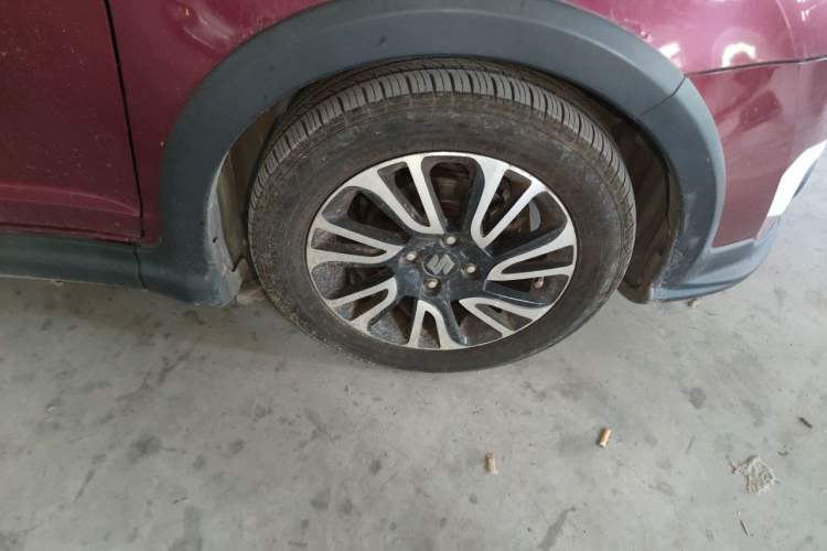 Used Suzuki Swift 2013 1.5L Manual 20th Anniversary Limited Edition Right Front Wheel Hub