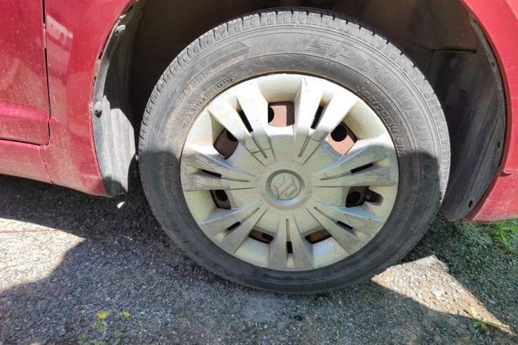 Used Suzuki Swift 2013 1.3L Manual Value Edition Right Front Wheel Hub