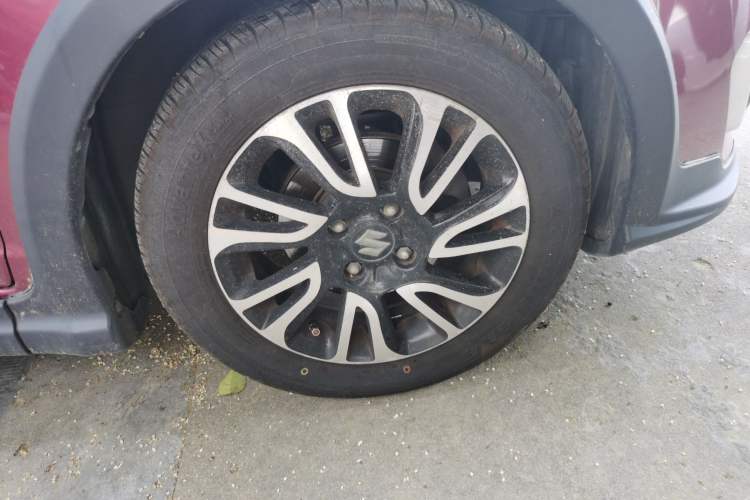 Used Suzuki Swift 2013 1.5L Automatic Standard Edition Right Front Wheel Hub