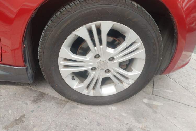 Used Suzuki Swift 2013 1.5L Automatic Standard Edition Right Front Wheel Hub