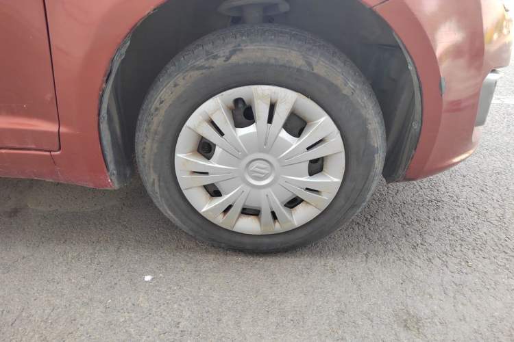 Used Suzuki Swift 2013 1.3L Manual Value Edition Right Front Wheel Hub