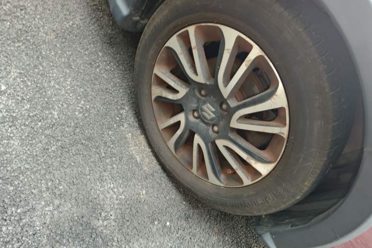 Used Suzuki Swift 2013 1.5L Automatic 20th Anniversary Limited Edition Right Front Wheel Hub