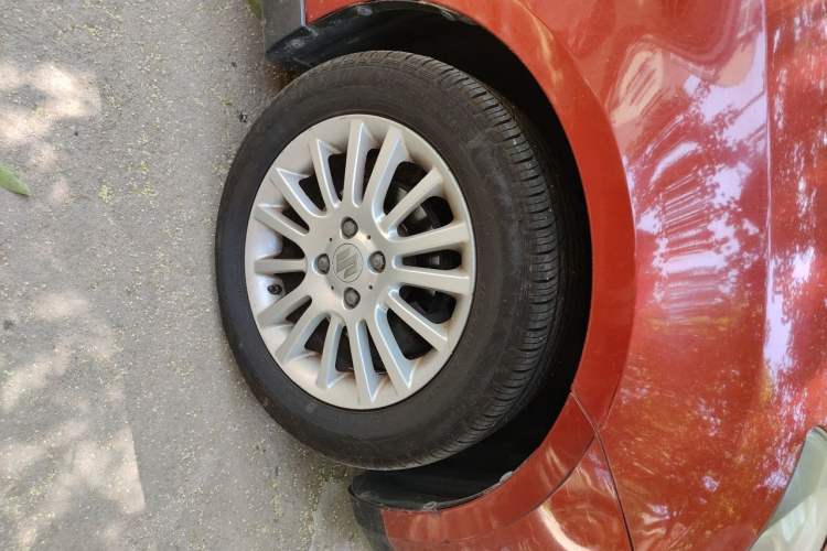 Used Suzuki Swift 2013 1.5L Manual Standard Edition Right Front Wheel Hub