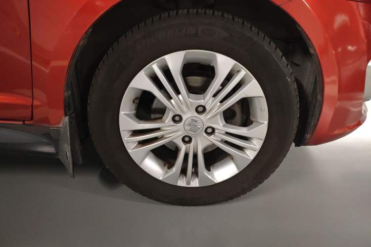 Used Suzuki Swift 2013 1.5L Automatic Sport Edition Right Front Wheel Hub
